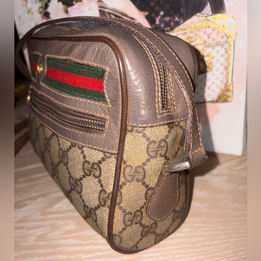 Gucci Vintage Brown and Tan Signature Logo Crossbody Bag EUC with Minor Interior - Picture 3 of 16